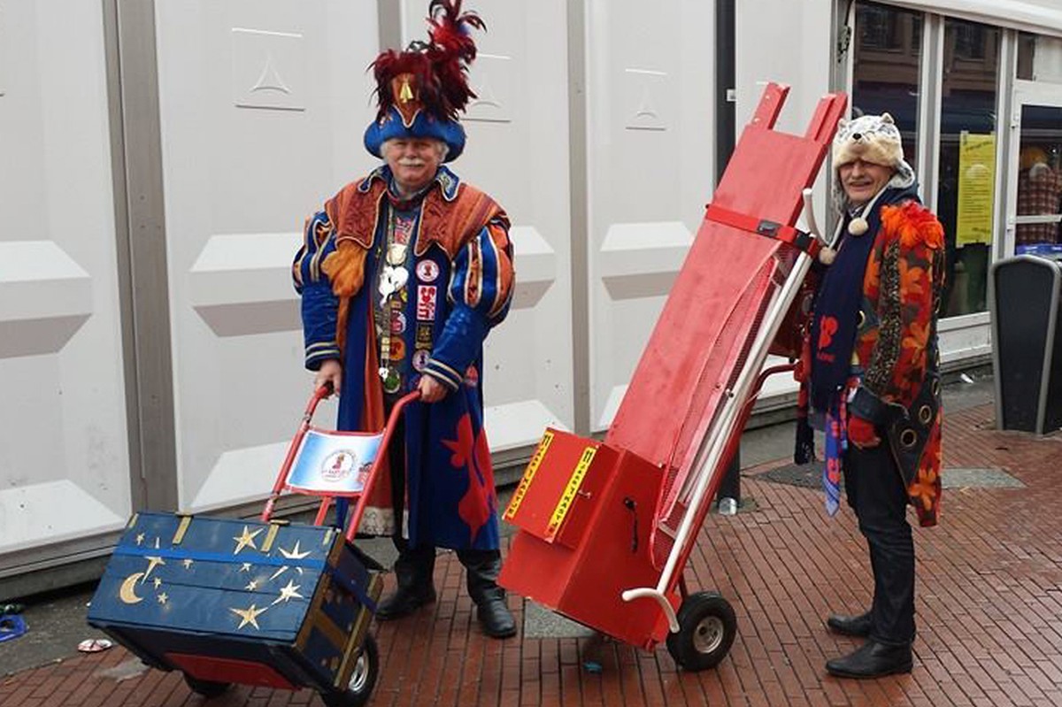 Het Kastje Permanent In Oprichting 1